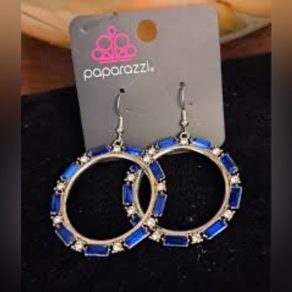 Paparazzi gritty glow blue earrings - Picture 3 of 3
